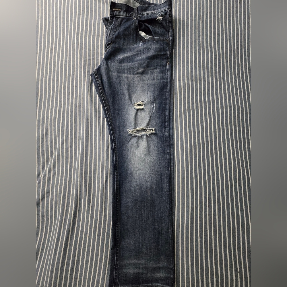 Driftwood Distressed Blue Jeans - Picture 9 of 9